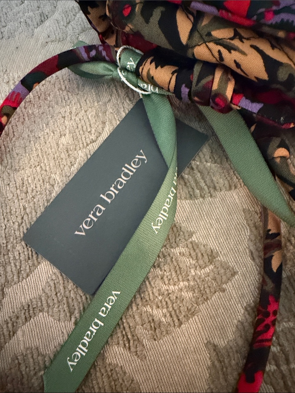 Vera Bradley Baird Hipster in Midnight Garden Paisley. New with Tags - Picture 4 of 5